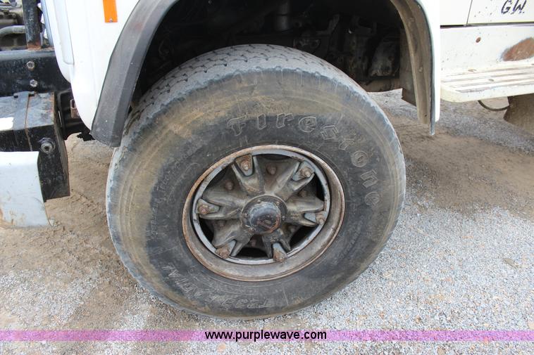 image for item J4297 1991 Ford LT8000 mixer truck