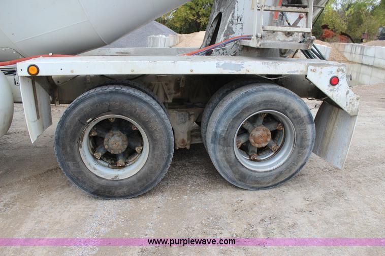 image for item J4297 1991 Ford LT8000 mixer truck