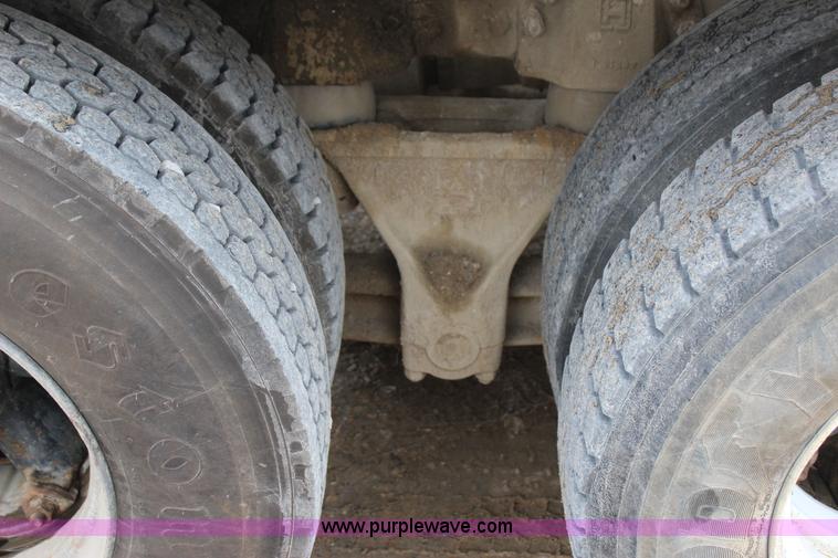 image for item J4297 1991 Ford LT8000 mixer truck