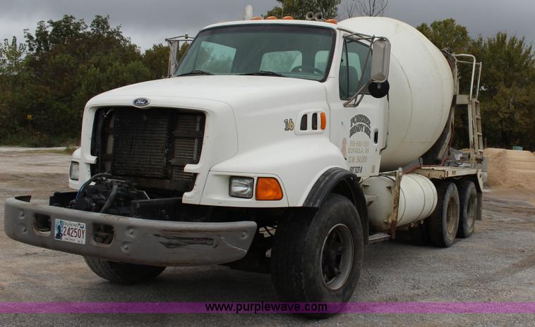 image for item J4298 1998 Ford LT8513 Louisville 113 mixer truck