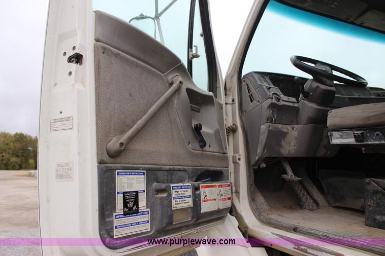 image for item J4298 1998 Ford LT8513 Louisville 113 mixer truck