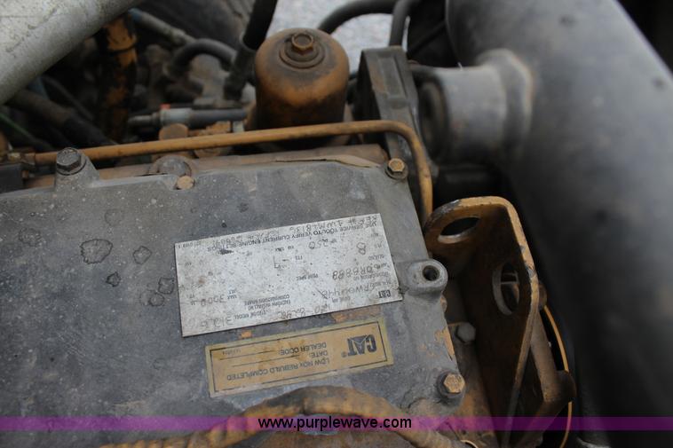 image for item J4298 1998 Ford LT8513 Louisville 113 mixer truck