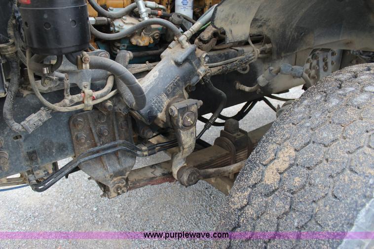 image for item J4298 1998 Ford LT8513 Louisville 113 mixer truck