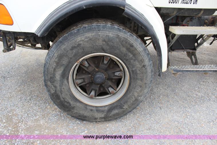 image for item J4298 1998 Ford LT8513 Louisville 113 mixer truck