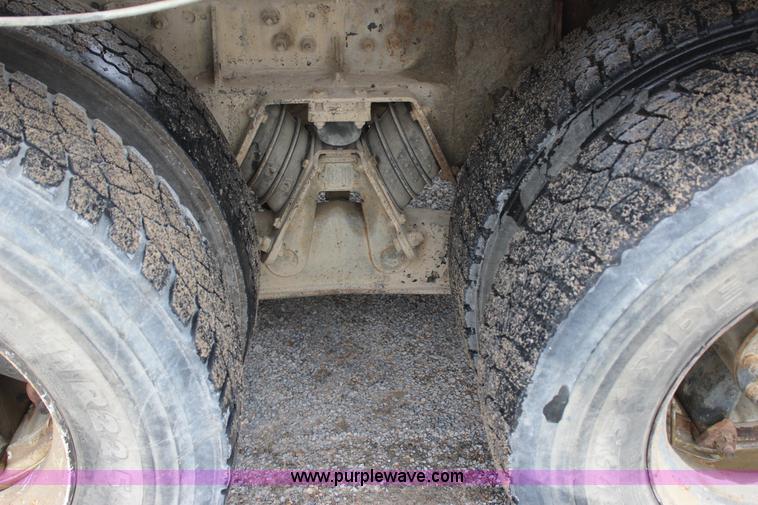 image for item J4298 1998 Ford LT8513 Louisville 113 mixer truck