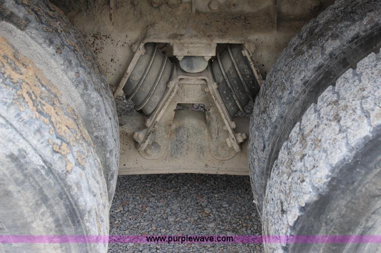 image for item J4298 1998 Ford LT8513 Louisville 113 mixer truck