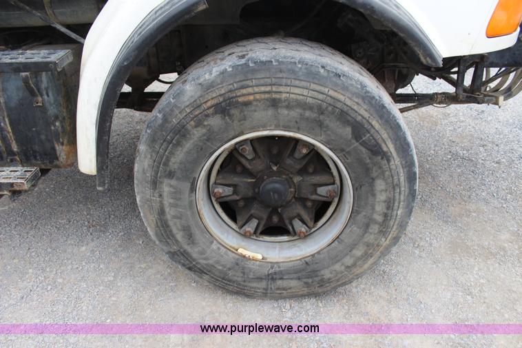 image for item J4298 1998 Ford LT8513 Louisville 113 mixer truck