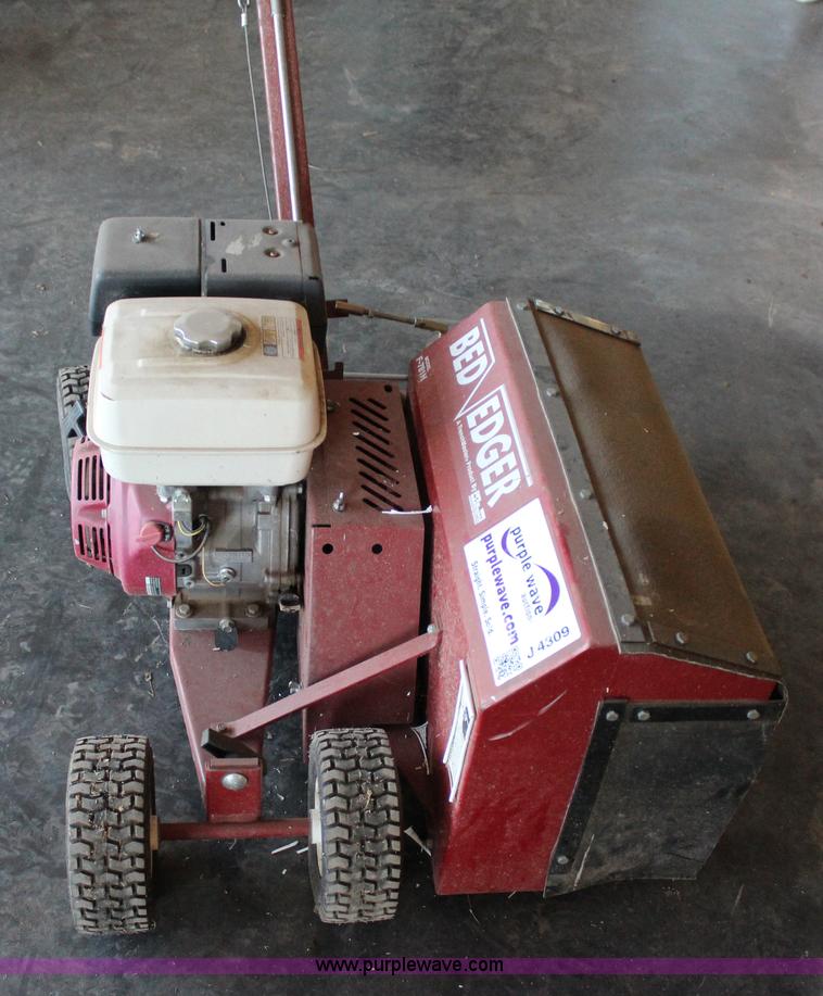 Brown F781H bed edger in Stilwell, OK Item J4309 sold Purple Wave