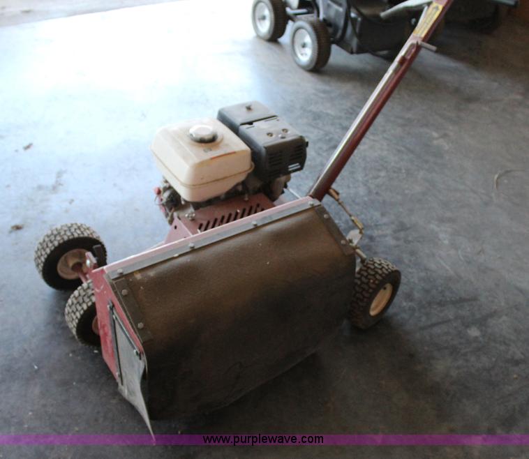 Brown F781H bed edger in Stilwell, OK Item J4309 sold Purple Wave