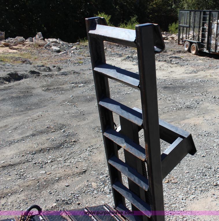 image for item J4330 2014 Viking VFDD46R18F35T equipment trailer