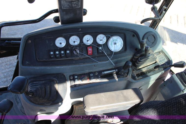 image for item J4331 2004 Caterpillar 420D backhoe