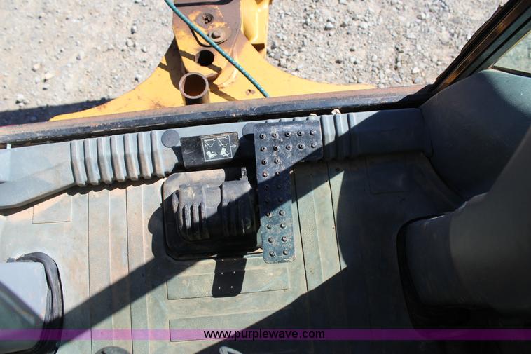 image for item J4331 2004 Caterpillar 420D backhoe