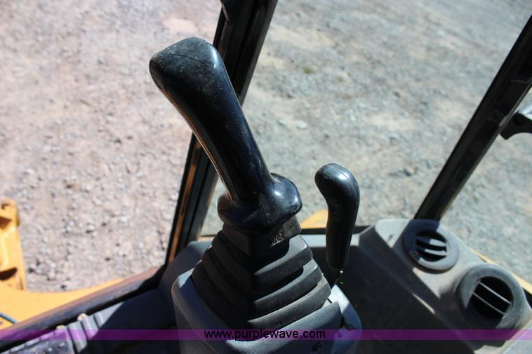 image for item J4331 2004 Caterpillar 420D backhoe