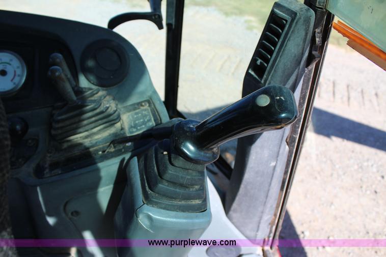 image for item J4331 2004 Caterpillar 420D backhoe