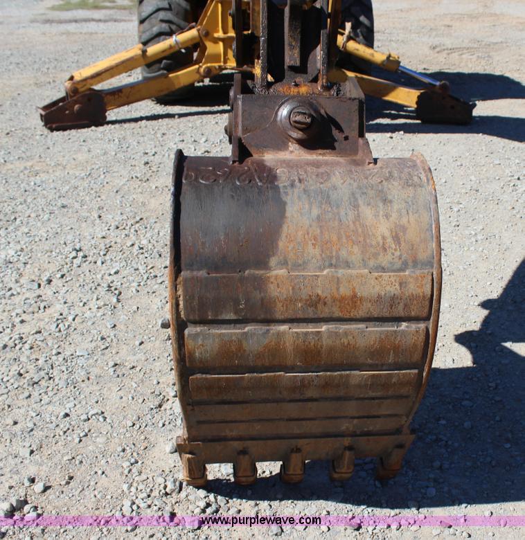 image for item J4331 2004 Caterpillar 420D backhoe