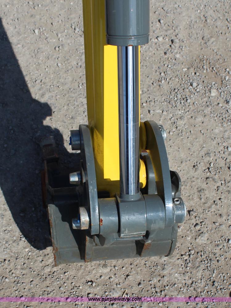 image for item J4367 2013 Wacker Neuson 803 mini excavator