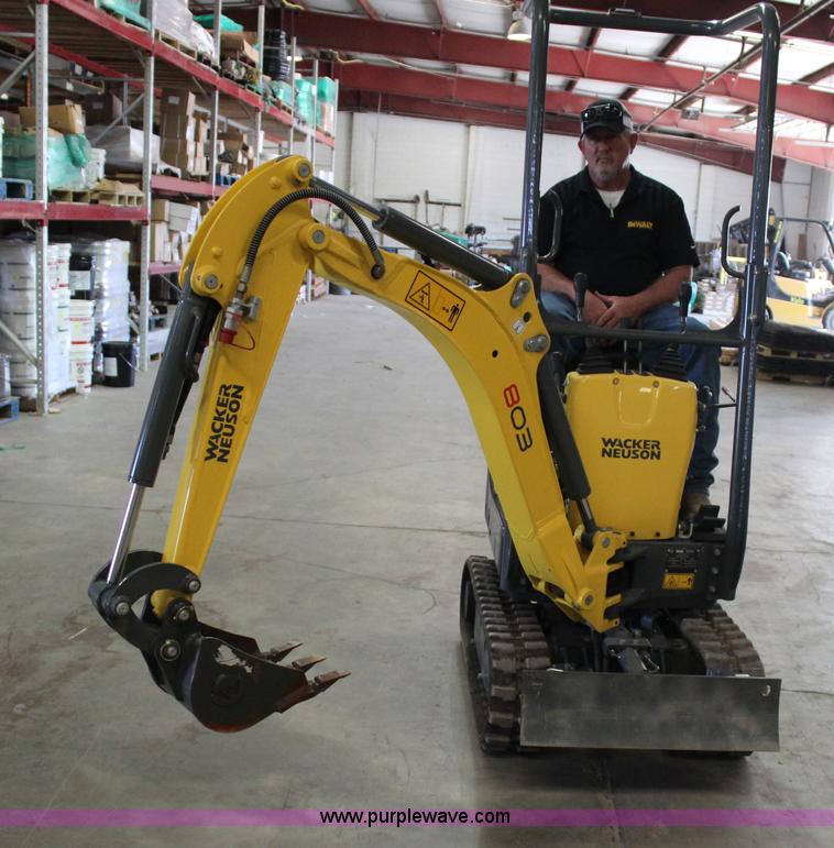 image for item J4367 2013 Wacker Neuson 803 mini excavator
