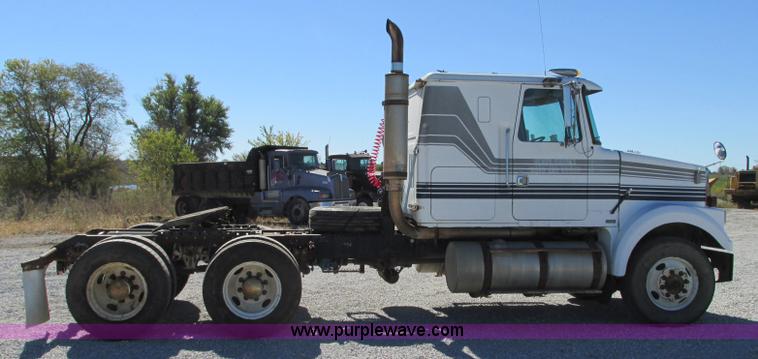 image for item J8726 1987 Volvo White WIM semi truck