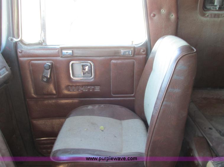 image for item J8726 1987 Volvo White WIM semi truck