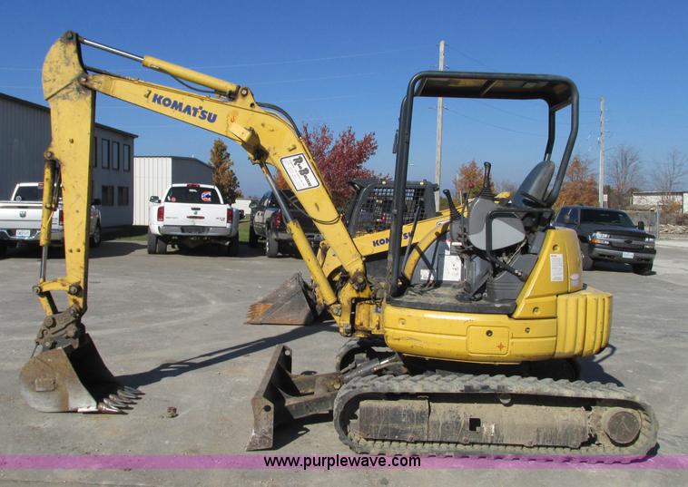image for item J8736 2003 Komatsu PC35MR mini excavator