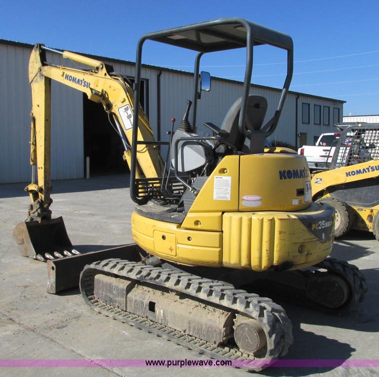image for item J8736 2003 Komatsu PC35MR mini excavator