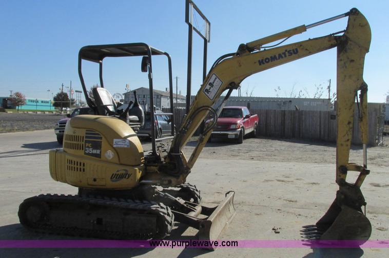 image for item J8736 2003 Komatsu PC35MR mini excavator