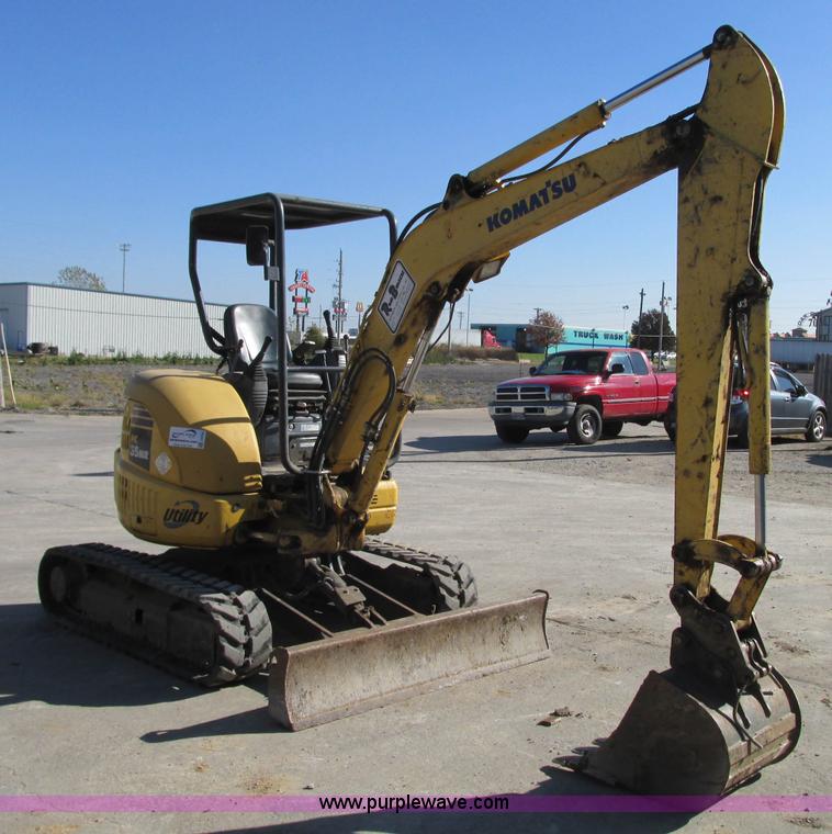image for item J8736 2003 Komatsu PC35MR mini excavator