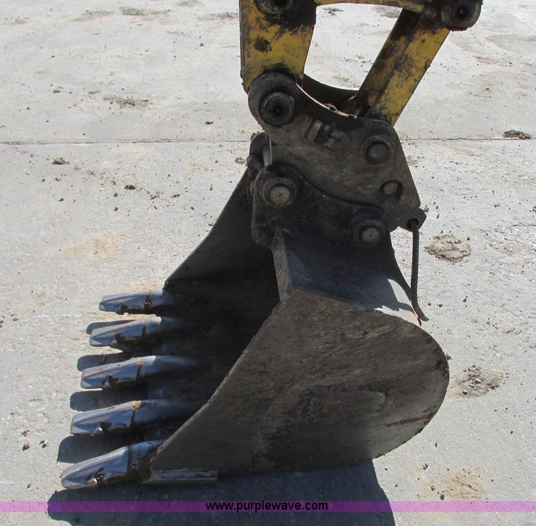 image for item J8736 2003 Komatsu PC35MR mini excavator