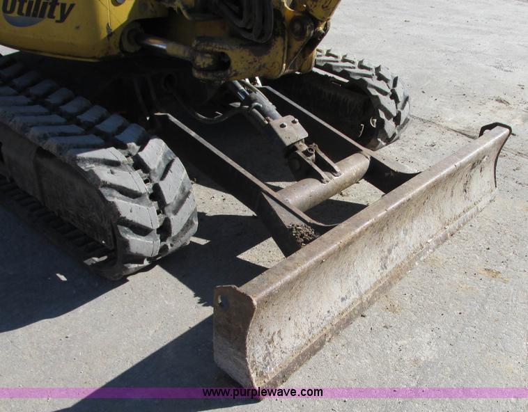 image for item J8736 2003 Komatsu PC35MR mini excavator