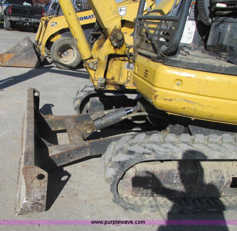 image for item J8736 2003 Komatsu PC35MR mini excavator