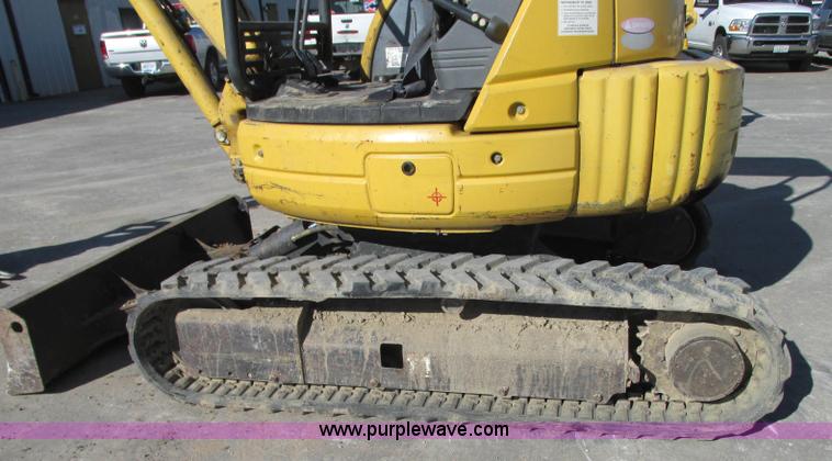 image for item J8736 2003 Komatsu PC35MR mini excavator