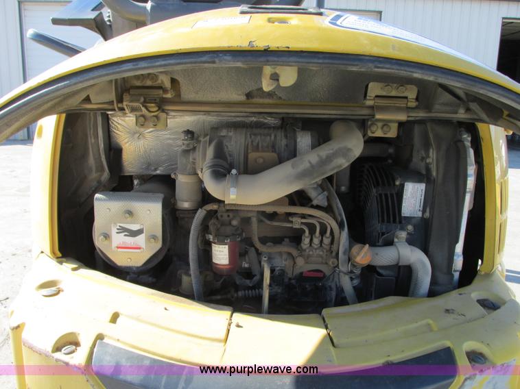 image for item J8736 2003 Komatsu PC35MR mini excavator