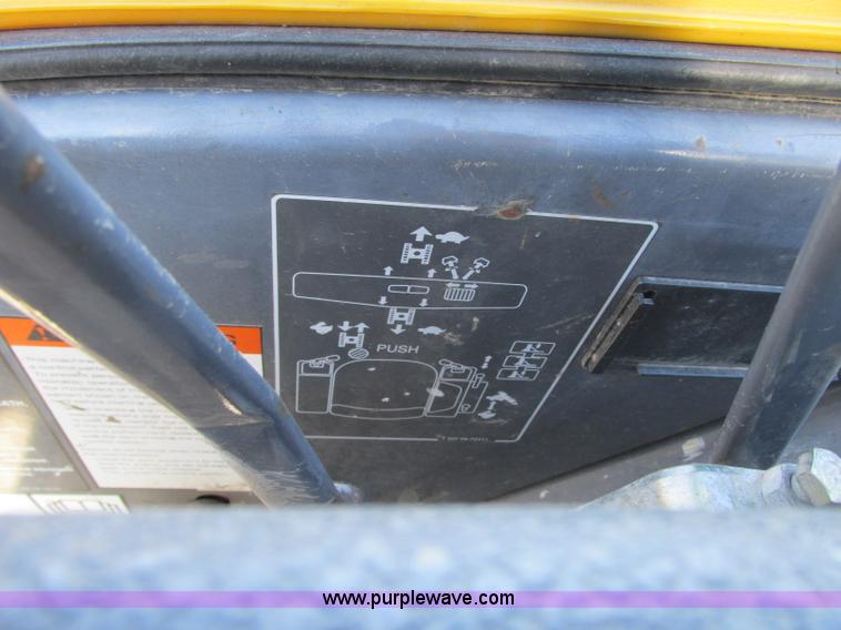 image for item J8736 2003 Komatsu PC35MR mini excavator