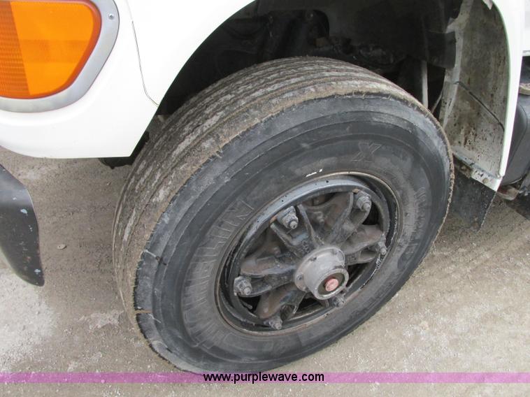 image for item J8738 1995 Ford F800 asphalt patch truck