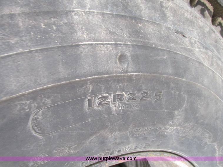 image for item J8738 1995 Ford F800 asphalt patch truck