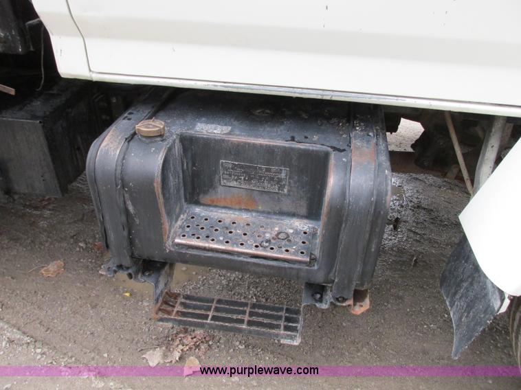 image for item J8738 1995 Ford F800 asphalt patch truck