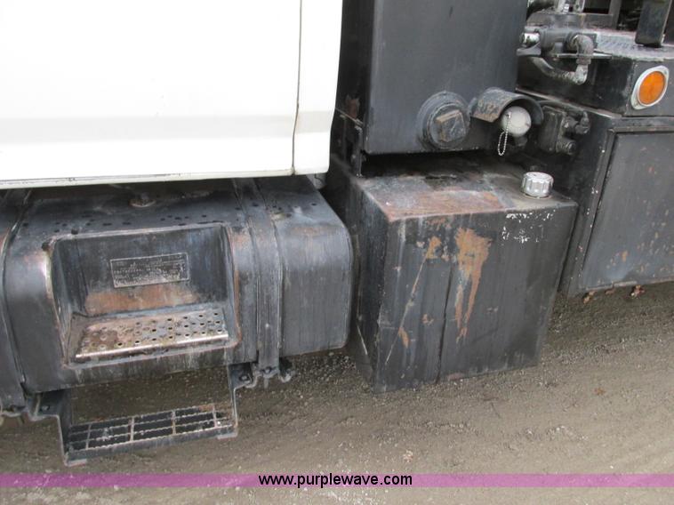 image for item J8738 1995 Ford F800 asphalt patch truck