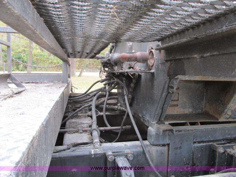 image for item J8738 1995 Ford F800 asphalt patch truck