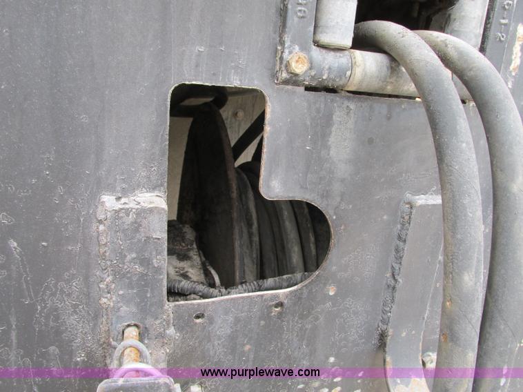 image for item J8738 1995 Ford F800 asphalt patch truck