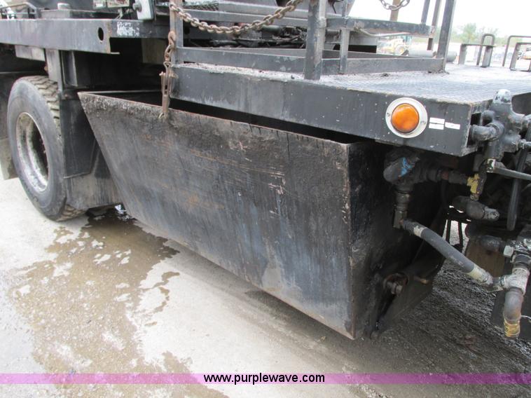 image for item J8738 1995 Ford F800 asphalt patch truck