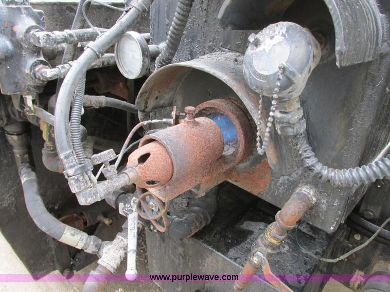 image for item J8738 1995 Ford F800 asphalt patch truck