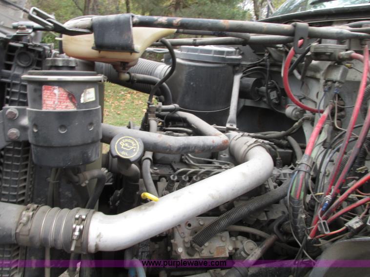 image for item J8738 1995 Ford F800 asphalt patch truck