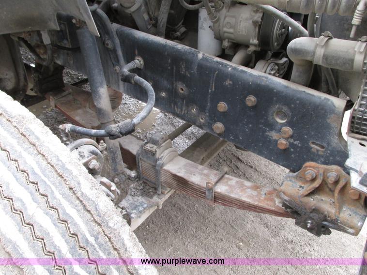 image for item J8738 1995 Ford F800 asphalt patch truck