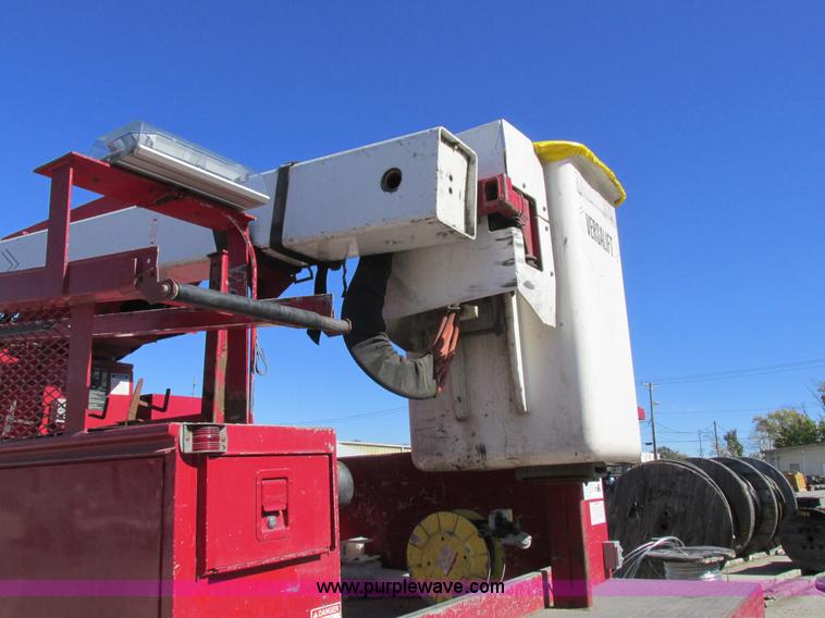 image for item K2211 2005 International DuraStar 4400 bucket truck