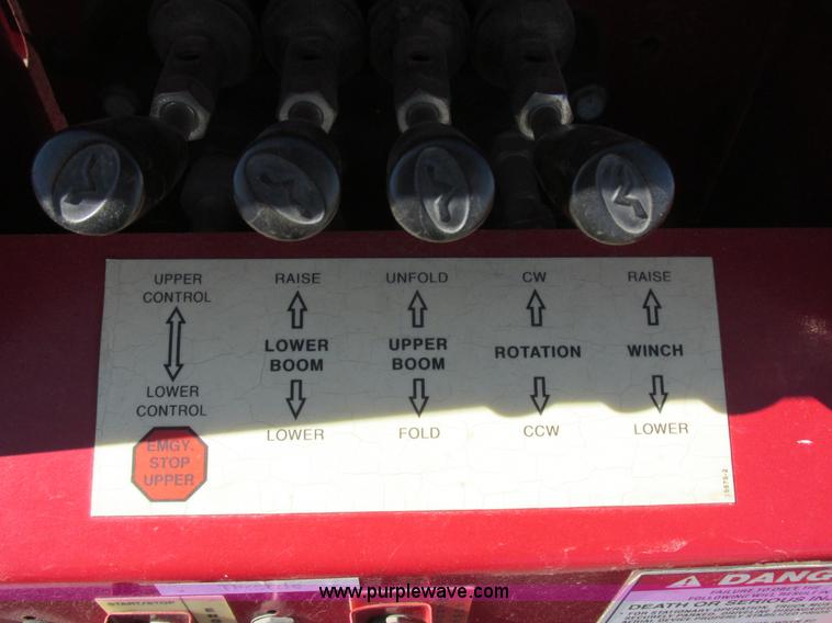 image for item K2211 2005 International DuraStar 4400 bucket truck