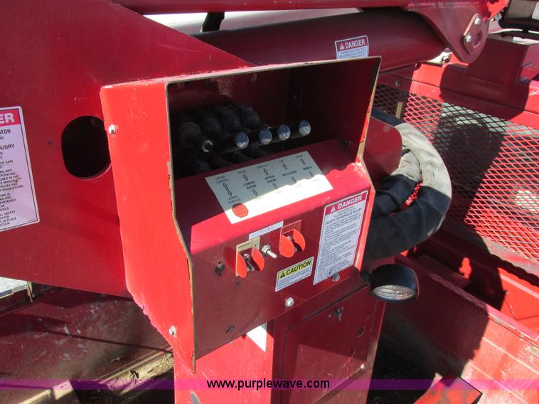 image for item K2211 2005 International DuraStar 4400 bucket truck