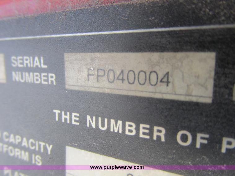 image for item K2211 2005 International DuraStar 4400 bucket truck