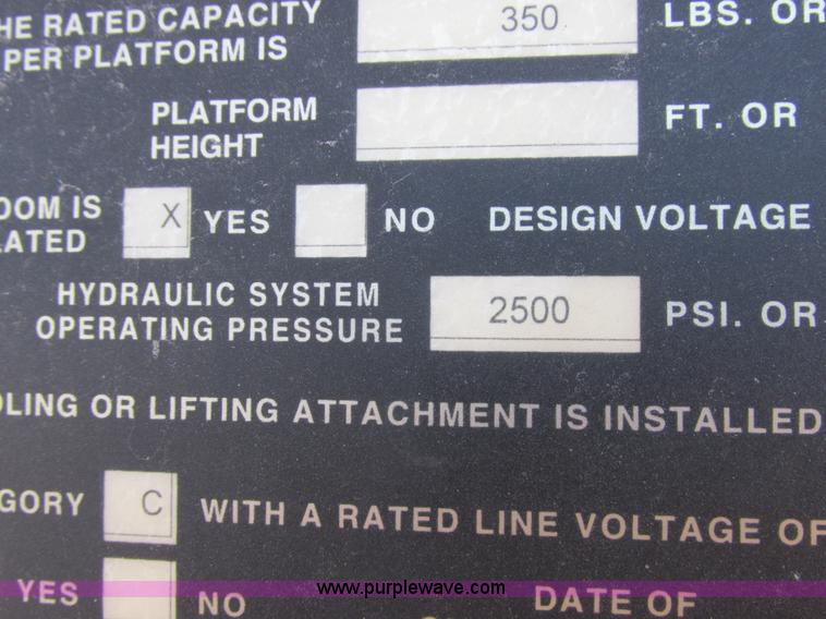 image for item K2211 2005 International DuraStar 4400 bucket truck