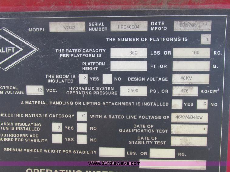 image for item K2211 2005 International DuraStar 4400 bucket truck