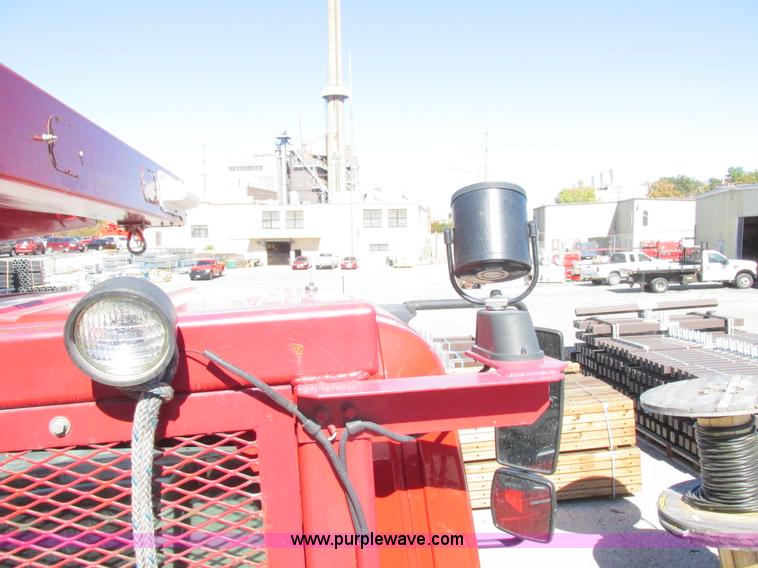 image for item K2211 2005 International DuraStar 4400 bucket truck